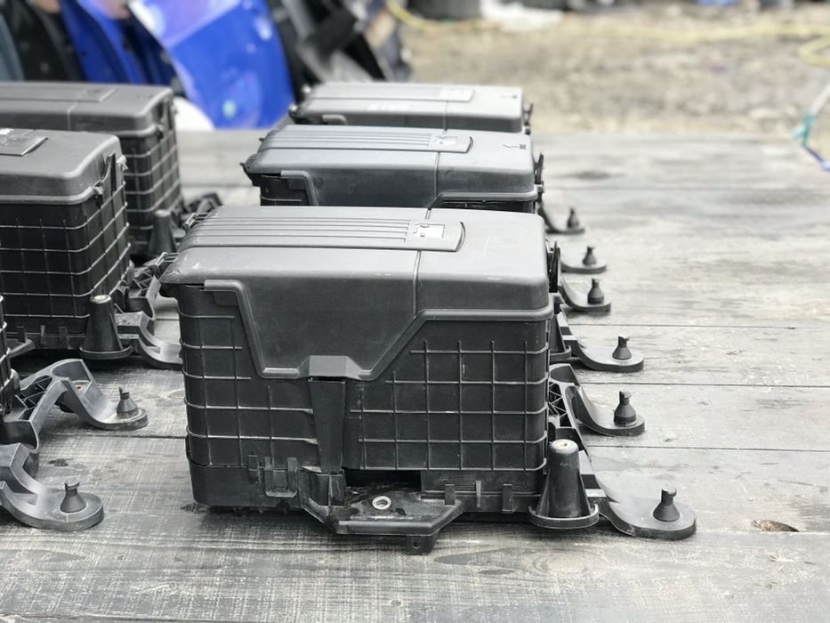 Корпус аккумулятора passat b6 skoda a5 jetta golf 5 touran caddy 3