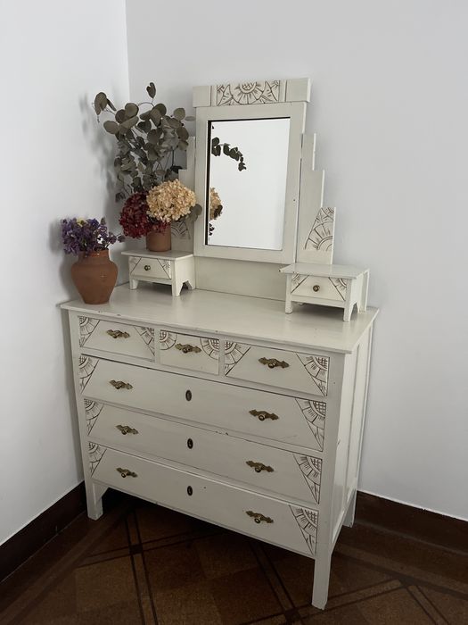 Comoda com espelho madeira