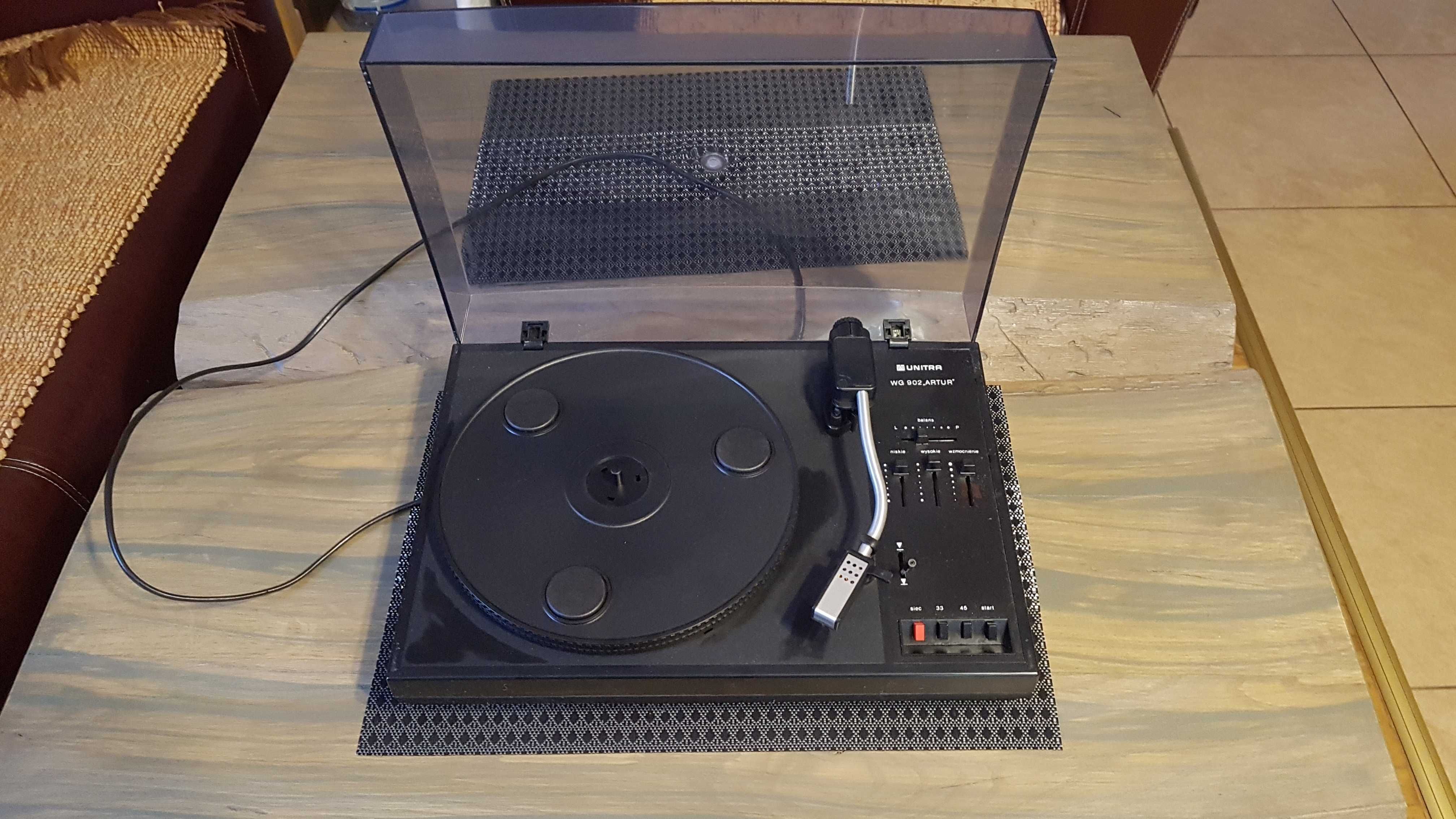 Gramofon Artur, Unitra WG902.