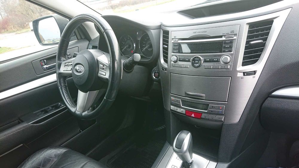 Продам автомобіль SUBARU Outback