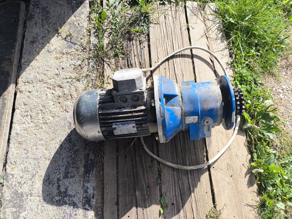 Motoreduktor osiowy 0,75kW 1:10,6