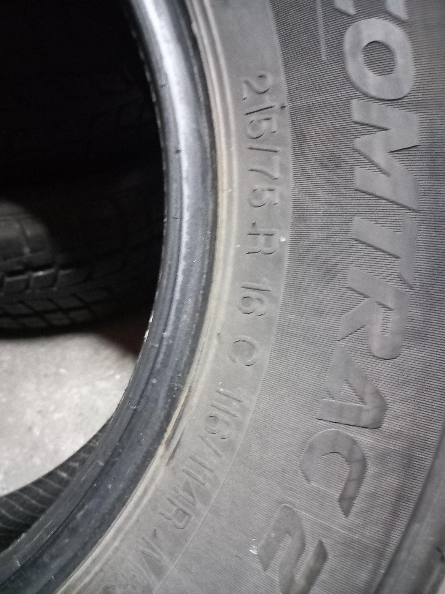 Opony używane 215/75/16c vredestein 2x6 mm