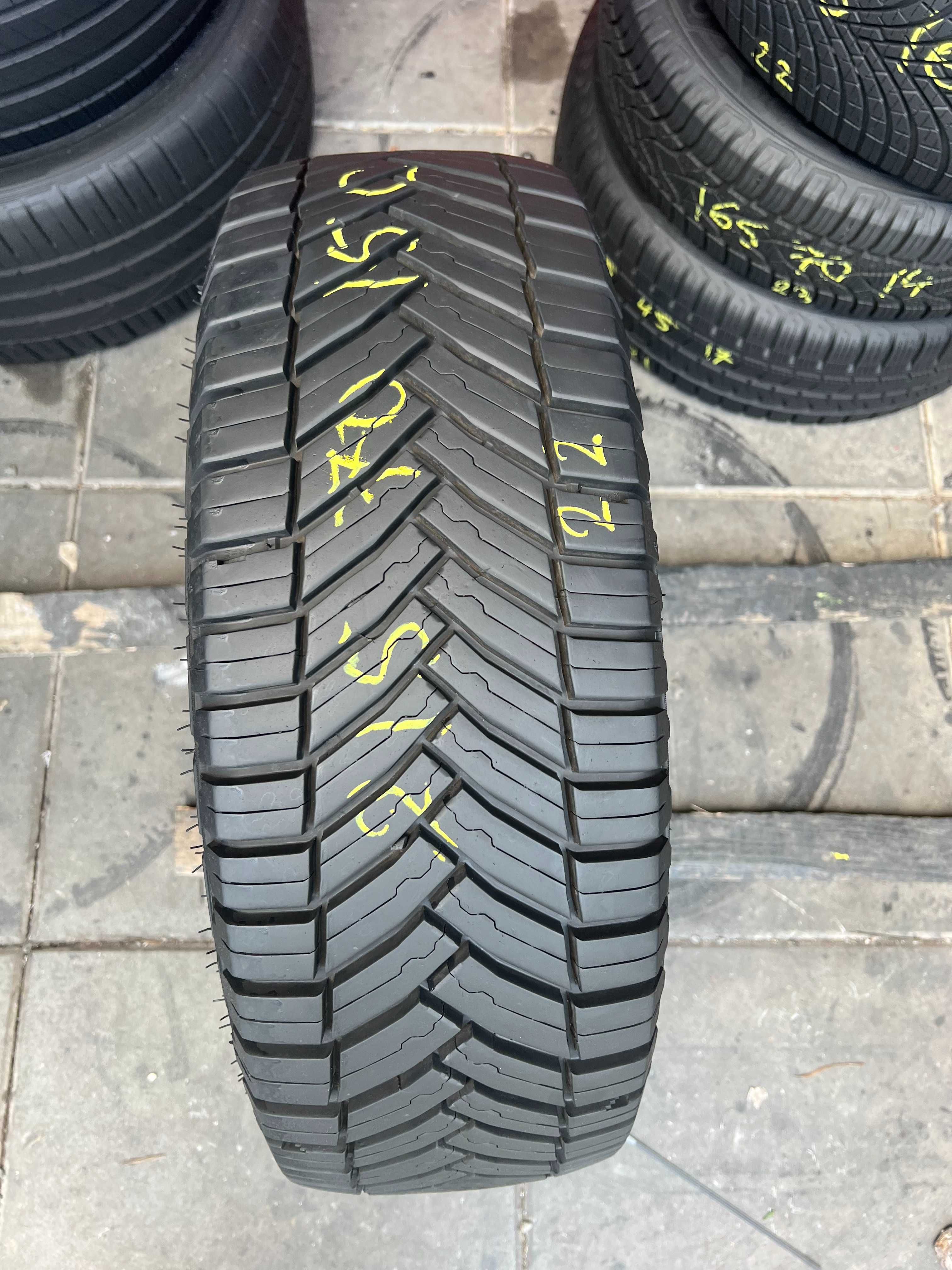 Opona wielosezonowa 215/70/R15C Michelin Agilis CrossClimate - 1 szt