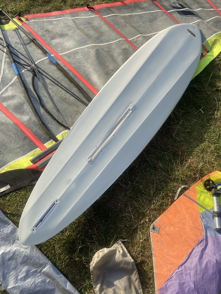 Deska windsurfingowa Hifly 160l mieczowa z pędnikiem kompletna zestaw