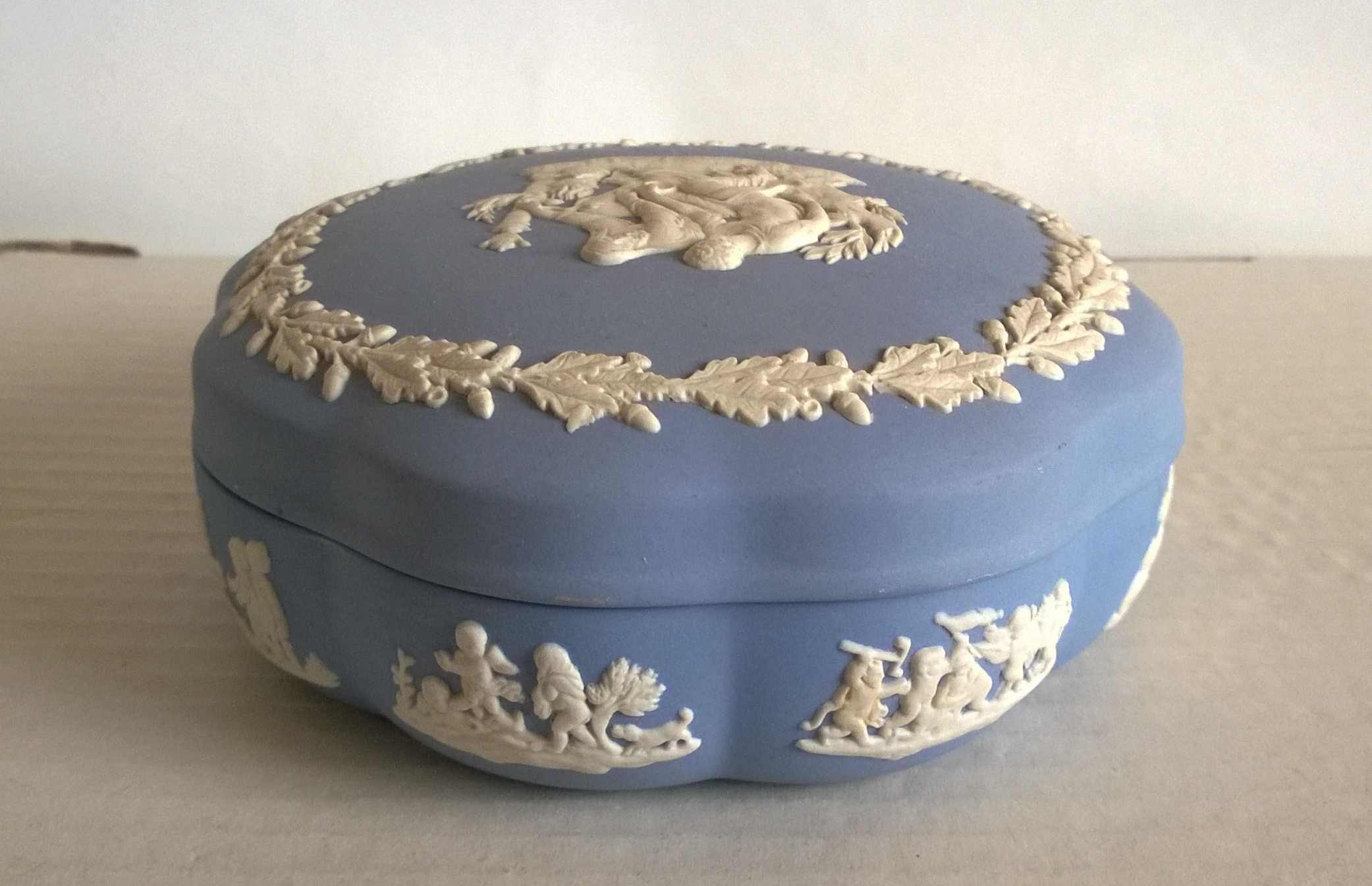 Wedgwood Blue Jasperware Szkatułka Bomboniera