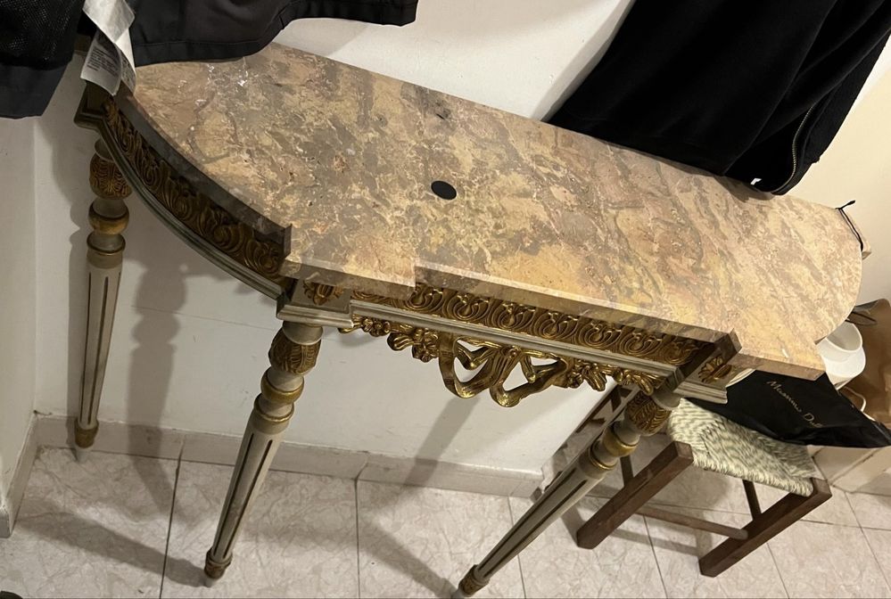 Mesa de entrada em marmore