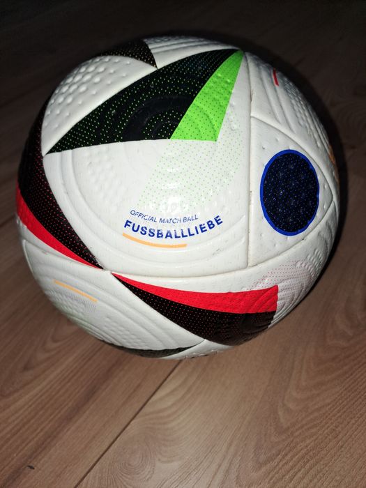 Piłka PKO Ekstraklasa FIFA rozmiar 5. Fussballliebe