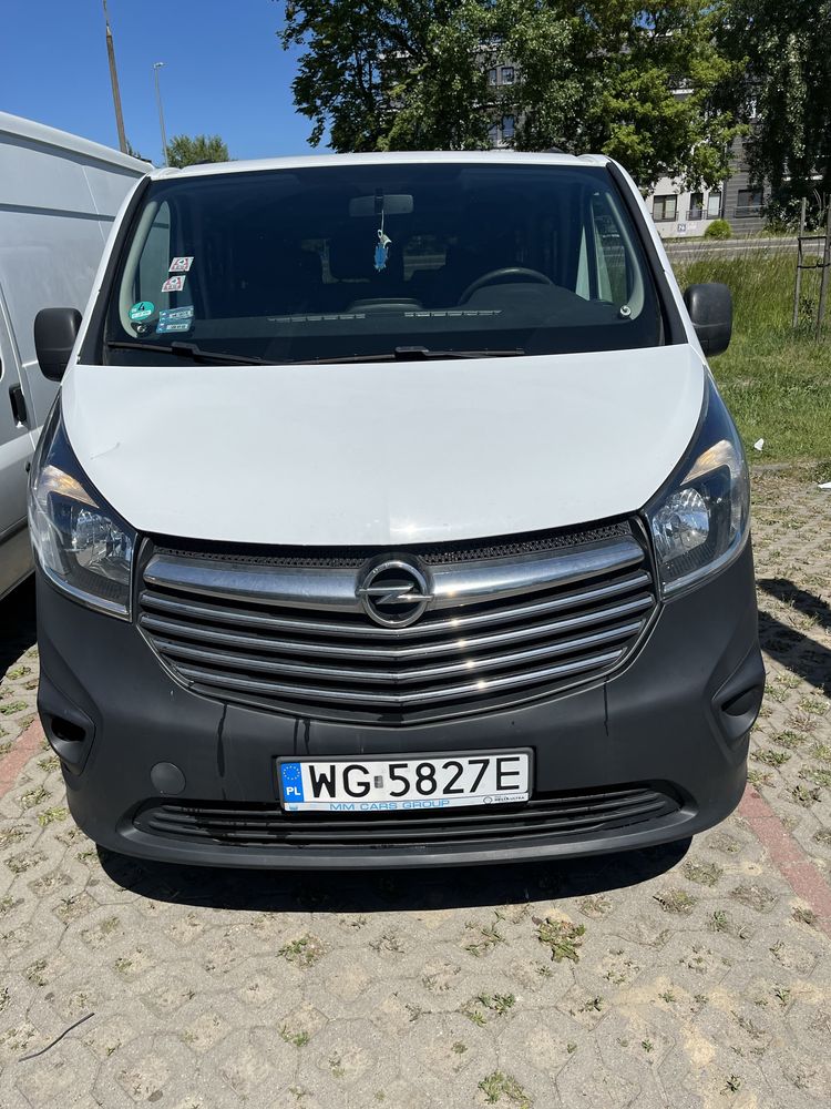 Opel vivaro 9 osobowy relingi dachowe,hak.