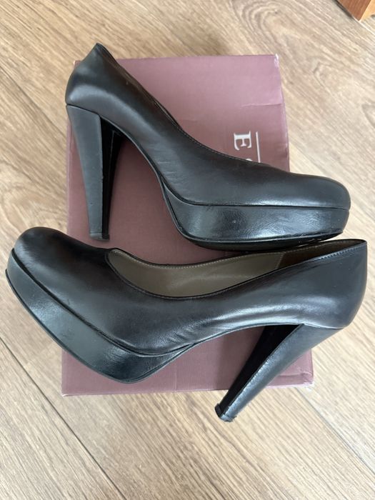 Buty czarne roz 38 RYłKO