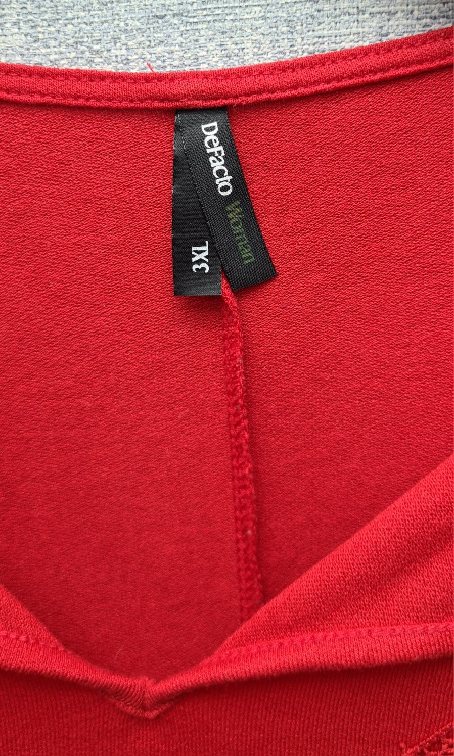 Bluzka z krótkim rękawem DeFacto XXXL 46 czerwona haft frędzle
