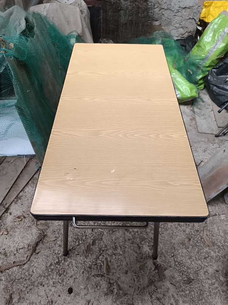 Mesa de cozinha antiga