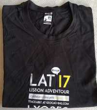 Vendo t-shirt preta Geocaching LAT17 com TB