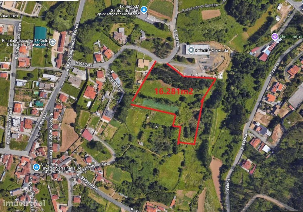 Terreno 16.280m2 em 3 artigos no centro de Olival. Dá 1 moradia.