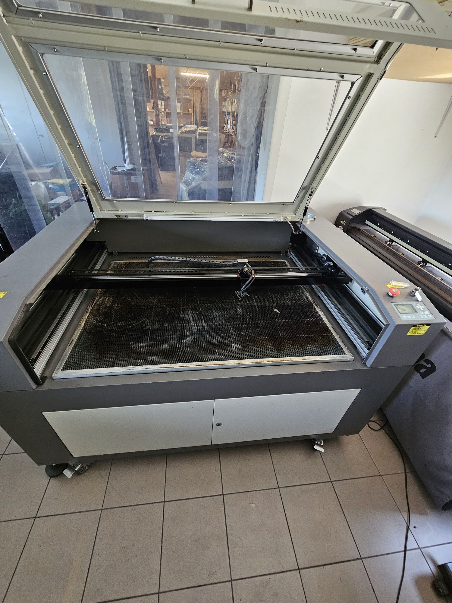 Sprzedam ploter laserowy cnc CO2 o mocy 60W