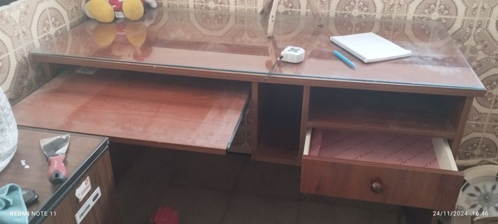 Secretaria com vidro
