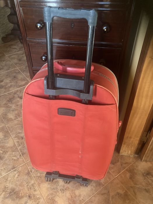 Mala de viagem de porão em bom estado