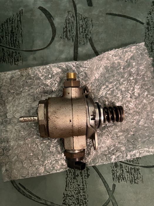 ПНВТ (ТНВД) Насос високого тиску VW TSI 2.0 06J127025E