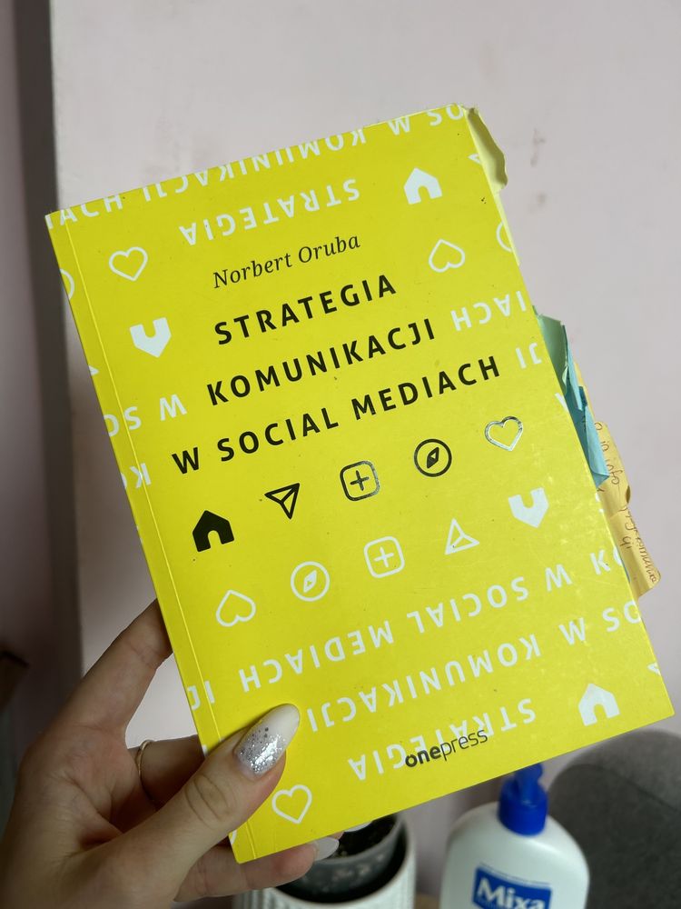 Książka strategia komunikacji w social mediach. Norbert Oruba