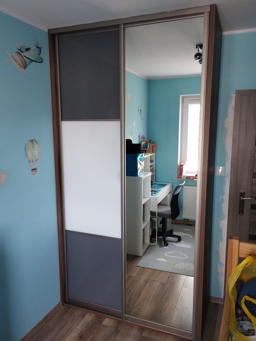 Szafa na wymiar z lustrem