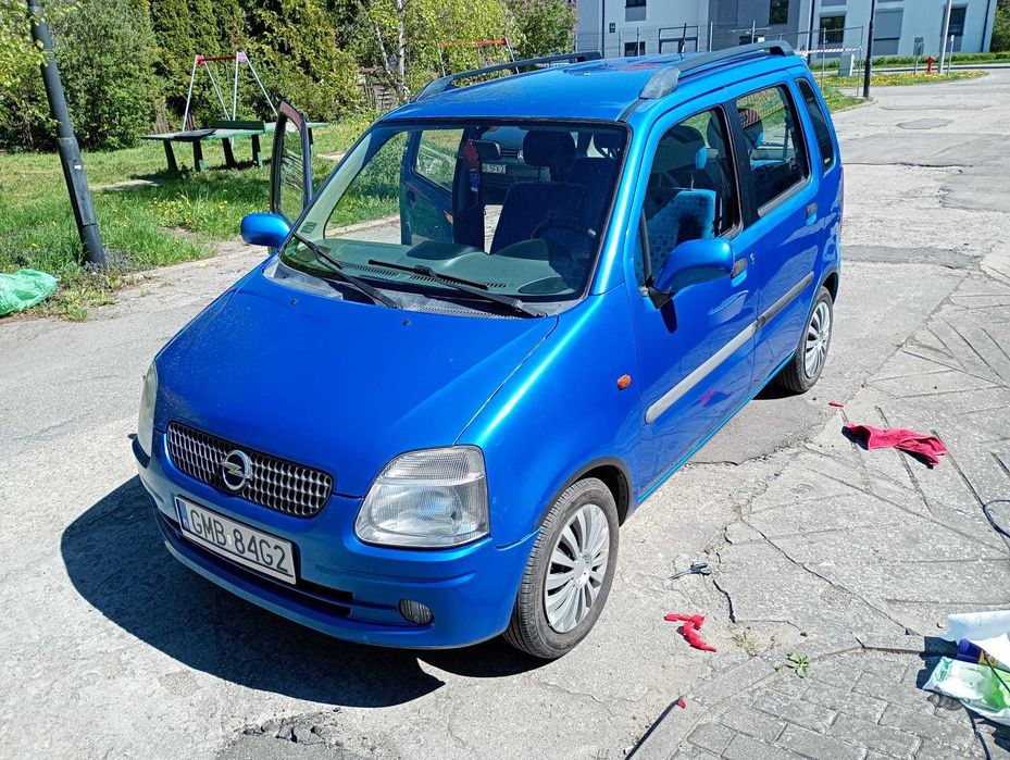 Zadbany Opel Agila 2001 - nowe opony, niski przebieg