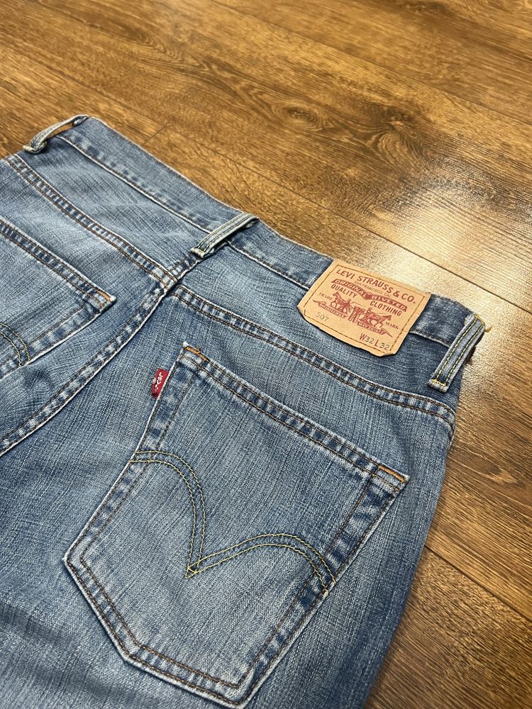 джинси levis в ідеальному стані
