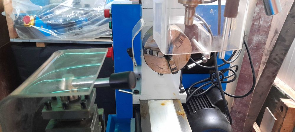 Torno mecânico de 800mm