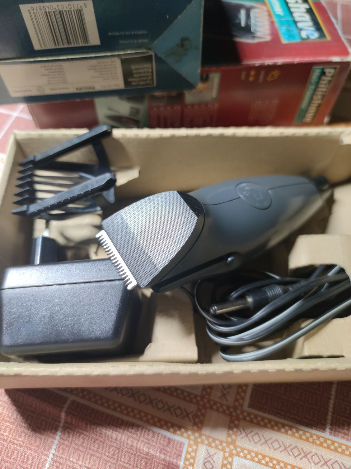 Машинка , триммер для стрижки волос PHILIPS 15 Mains