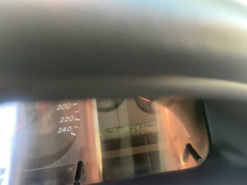 Sprzedam Samochód Nissan