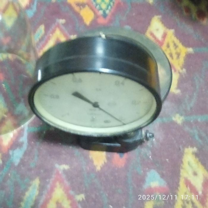 Продам прибор вакуумная колба.