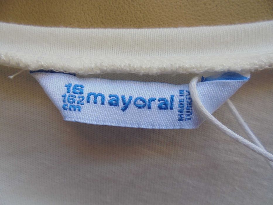 camisola de menina da marca Mayoral nova com etiqueta