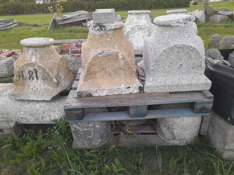 Kolumny granitowe zabytek  zestaw wieloelementowy. 5 kompletów