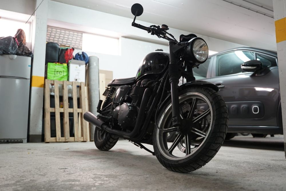 Mota Triumph Bonneville 865 SE
