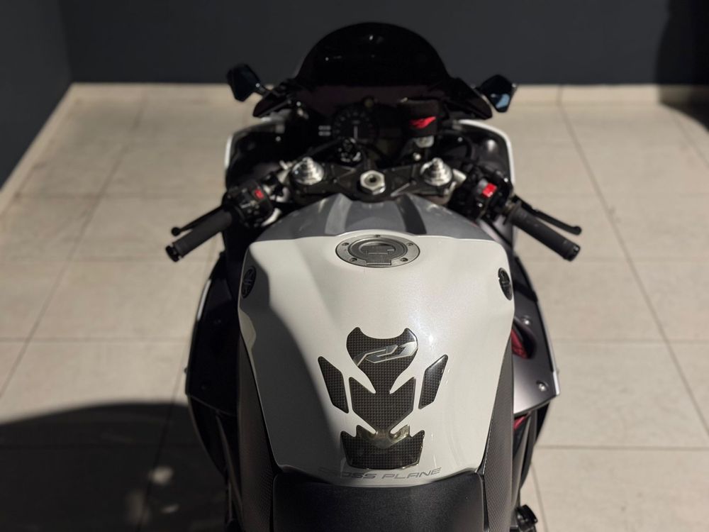 Yamaha R1 Crossplane  2012