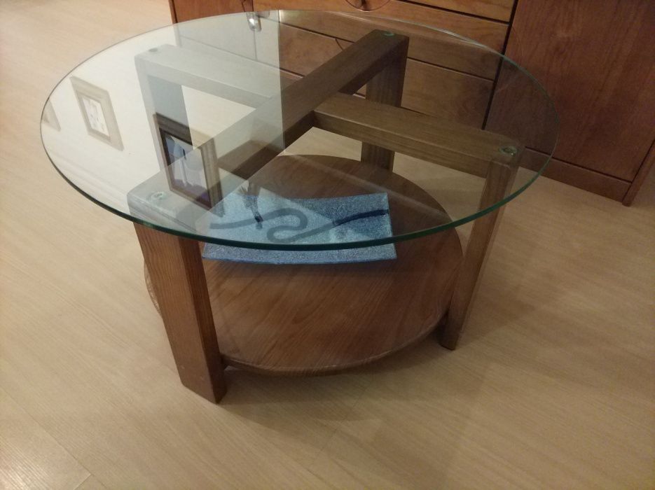 Mesa pequena com vidro