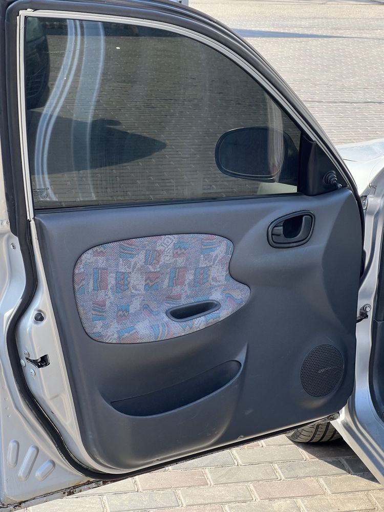 Daewoo Lanos срібний