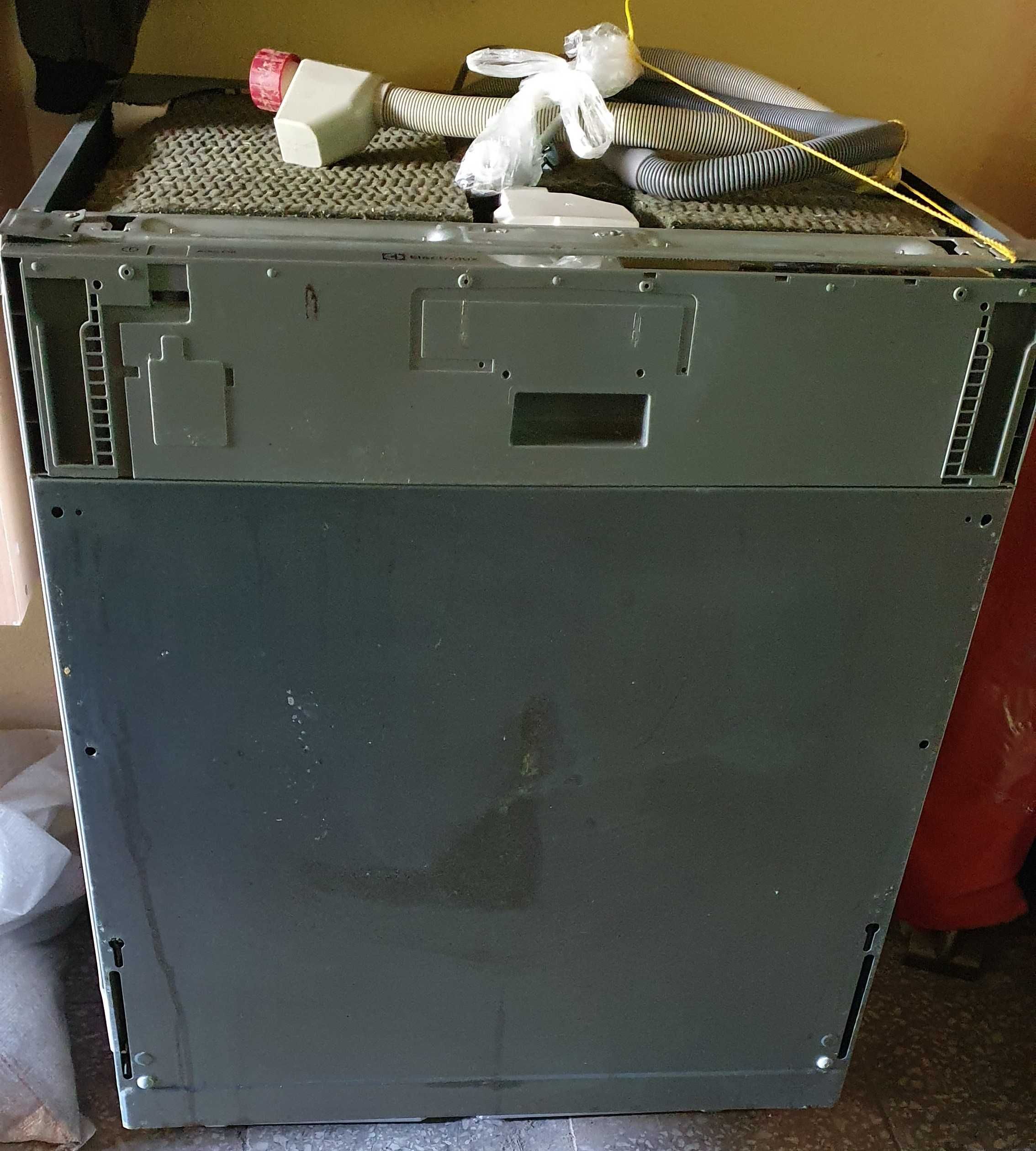 Zmywarka do zabudowy elektrolux ESL8356RO
