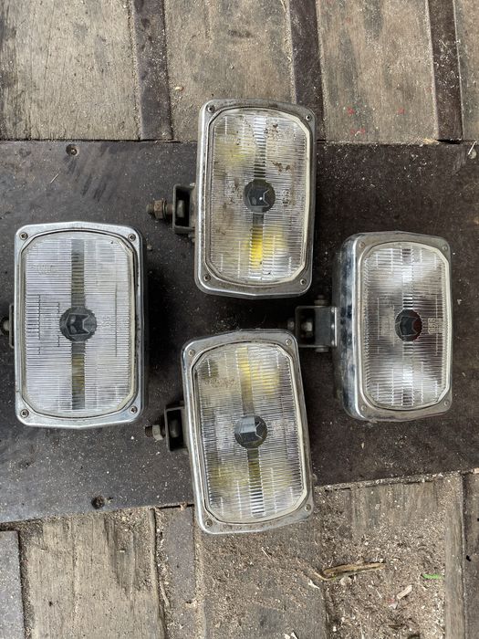Farois de jeep como novos