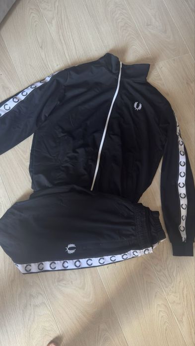 Костюм Free Perry