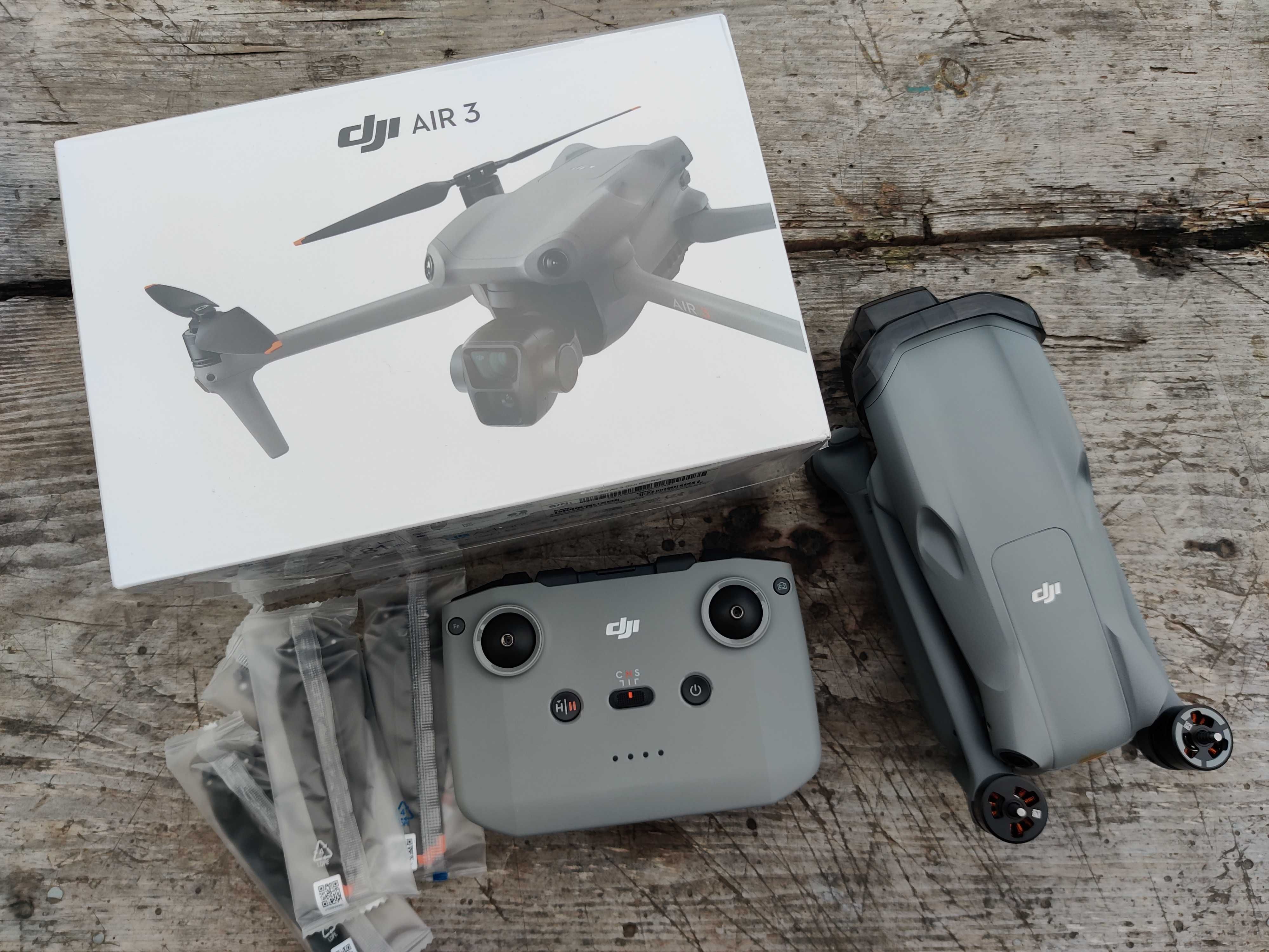 НОВИЙ DJI Air 3 (DJI RC-N2) дрон квадрокоптер 3x zoom drone Mavic