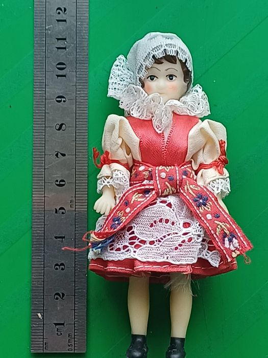 Кукла в национальной одежде
