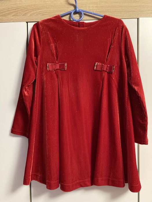 Продам красное платье Chicco,122р.