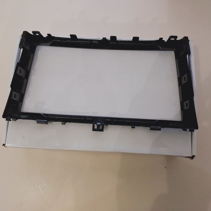 Головное устройство Тойоты авенсис Т27.