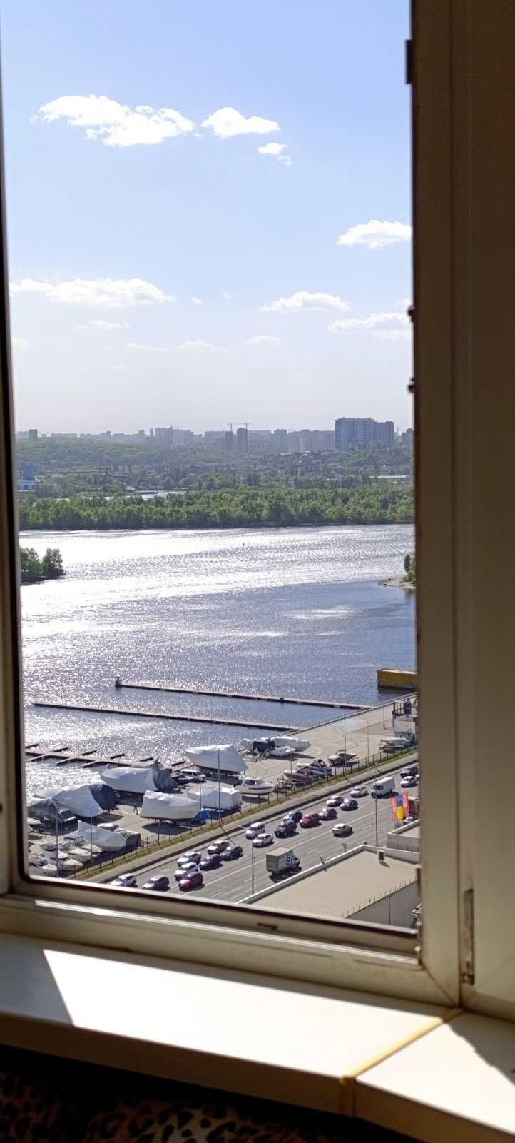 3-к. роздільна квартира.  Дніпровська набережна., 19 .Вид на Дніпро!
