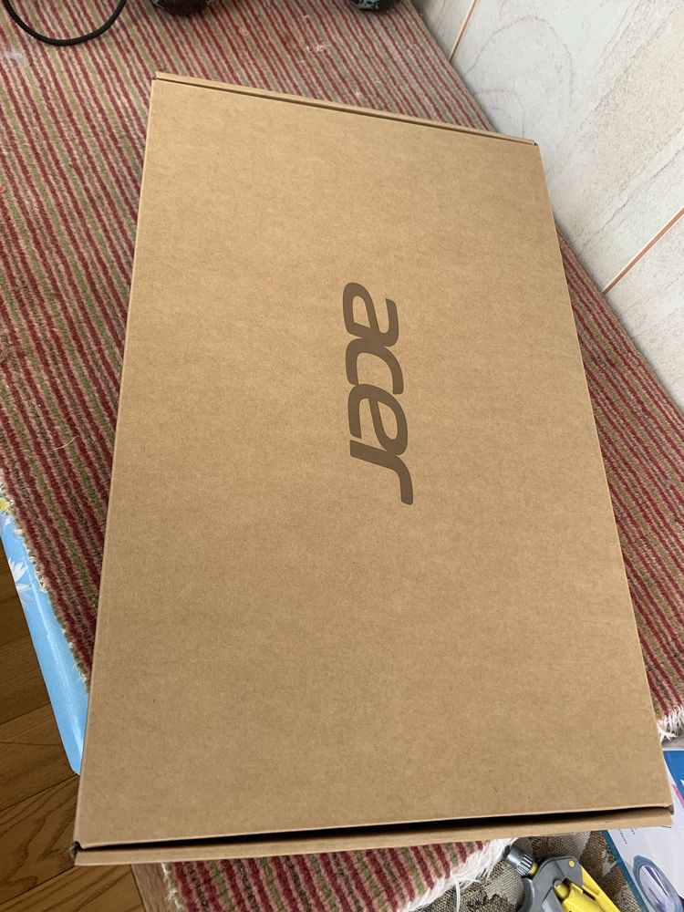 Ноутбук Acer, привезений з Великобританіі