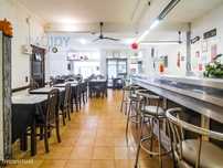 Espaço comercial destinado a restauração em Valadares