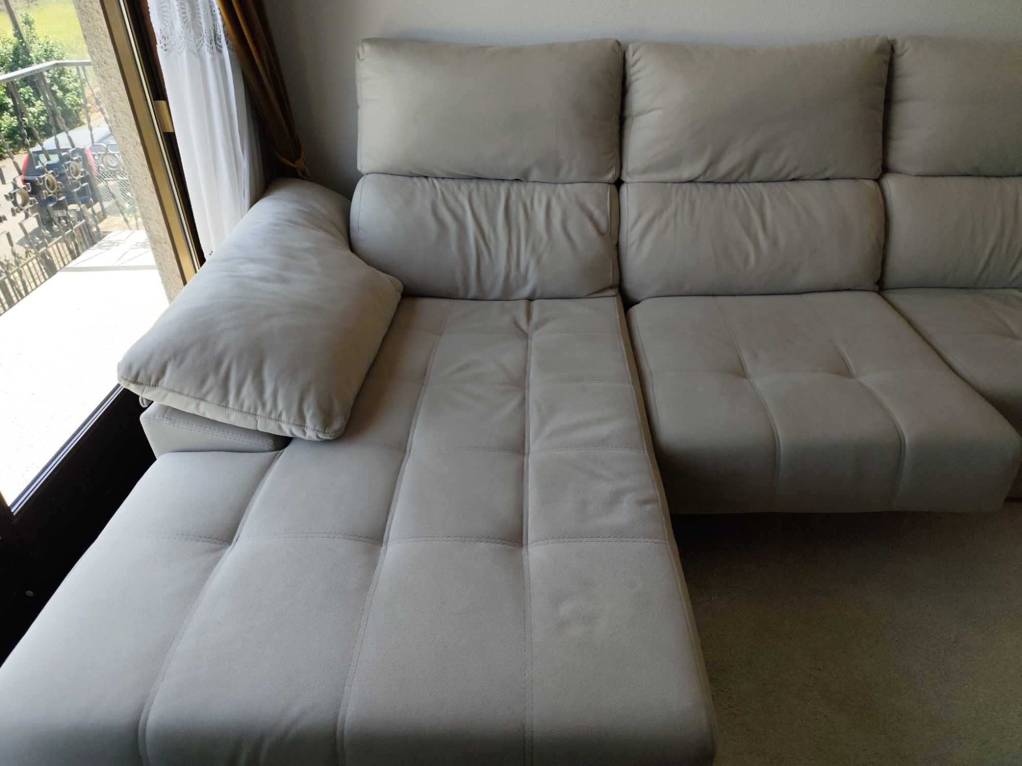 Sofá chaise longe..da para dividir em dois para transportar ..