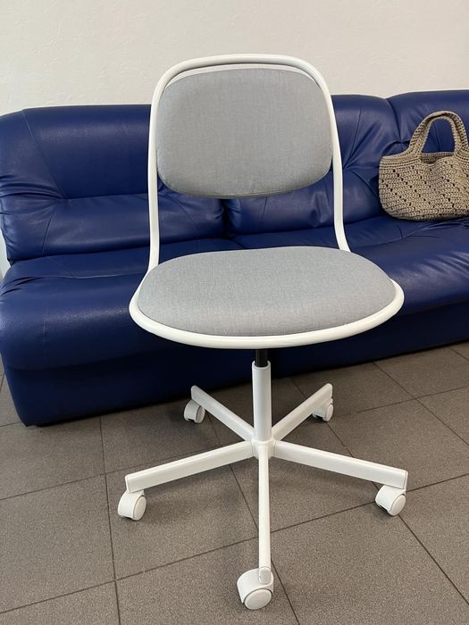 Терміново. Стілець для офіса.