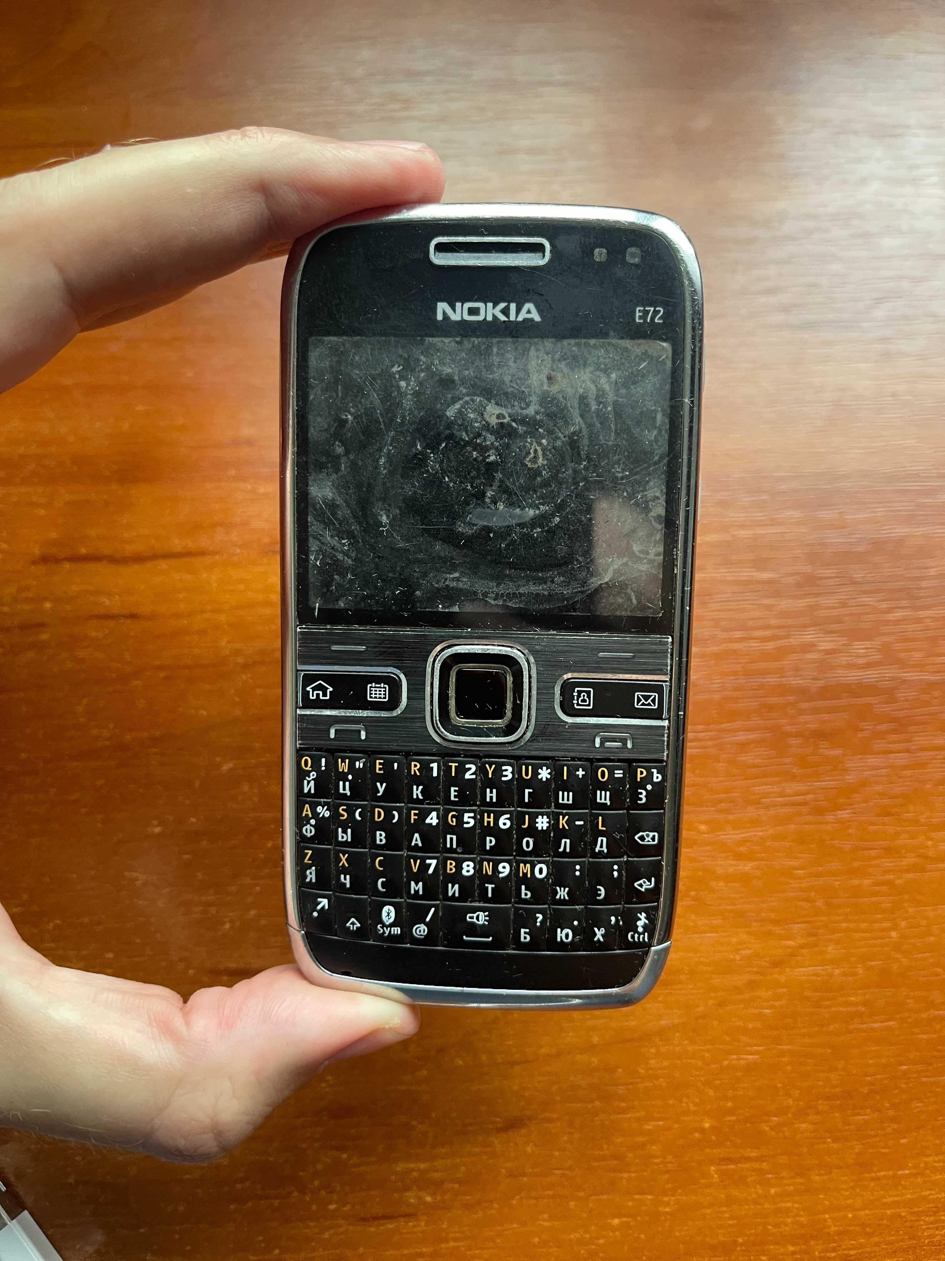 Телефон Nokia e72 black