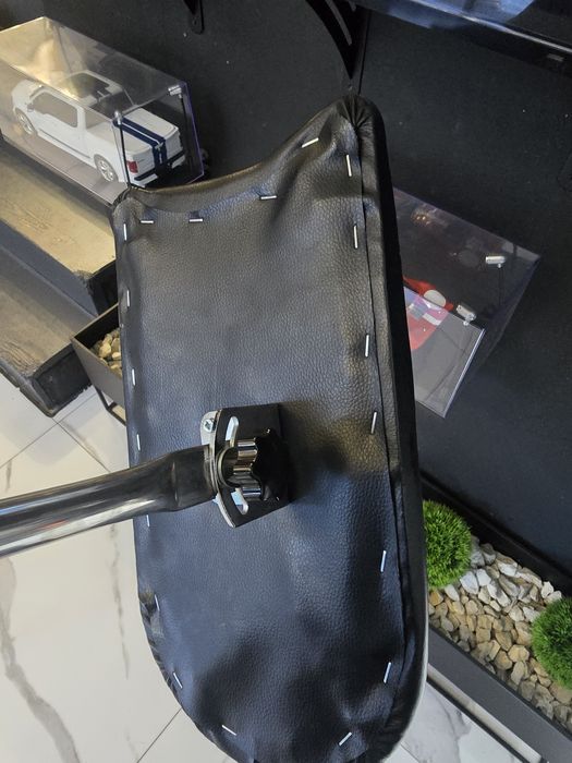 Podłokietnik do tatuażu czarny z podstawą regulowany | arm rest kosmet