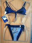 Bikinis E fatos de banho